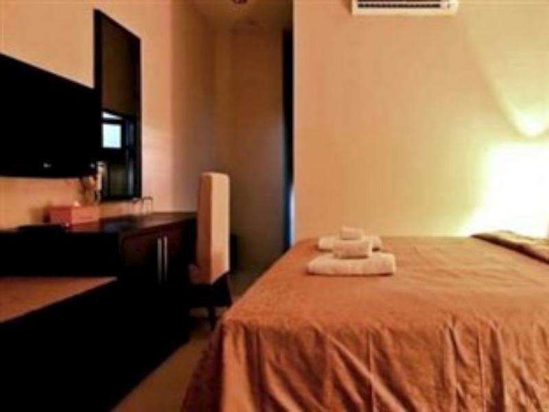 Hotel Marina Ambon Extérieur photo